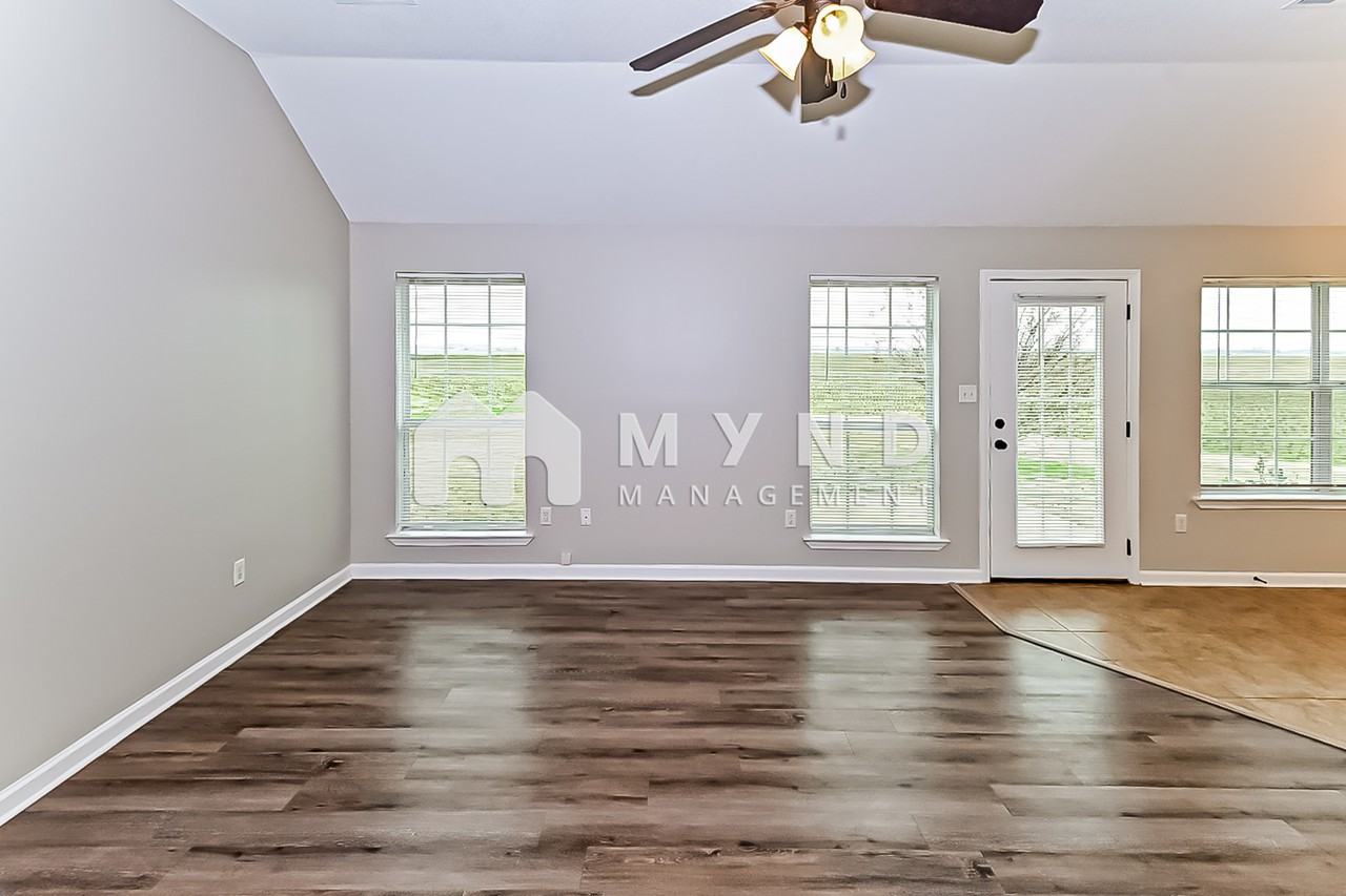 1249 Clover Leaf Cir - Photo 3 of 15