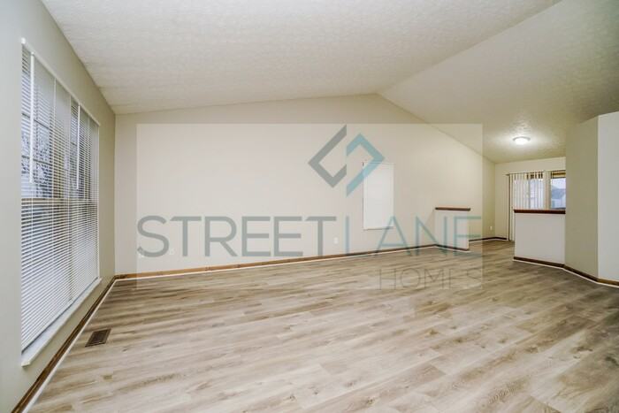 1096 Oslo Pass - Photo 2 of 15