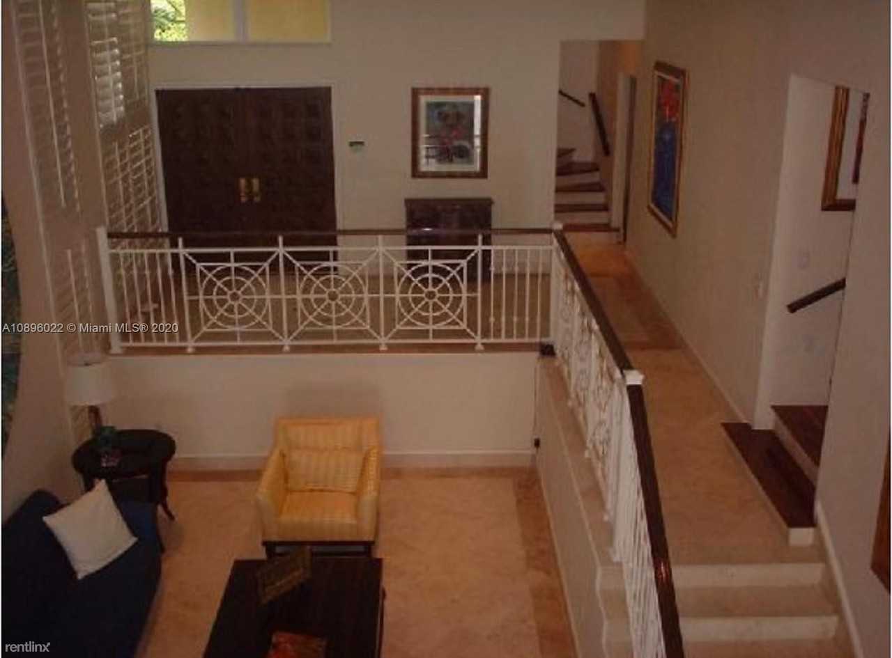 177 Ocean Blvd - Photo 3 of 5