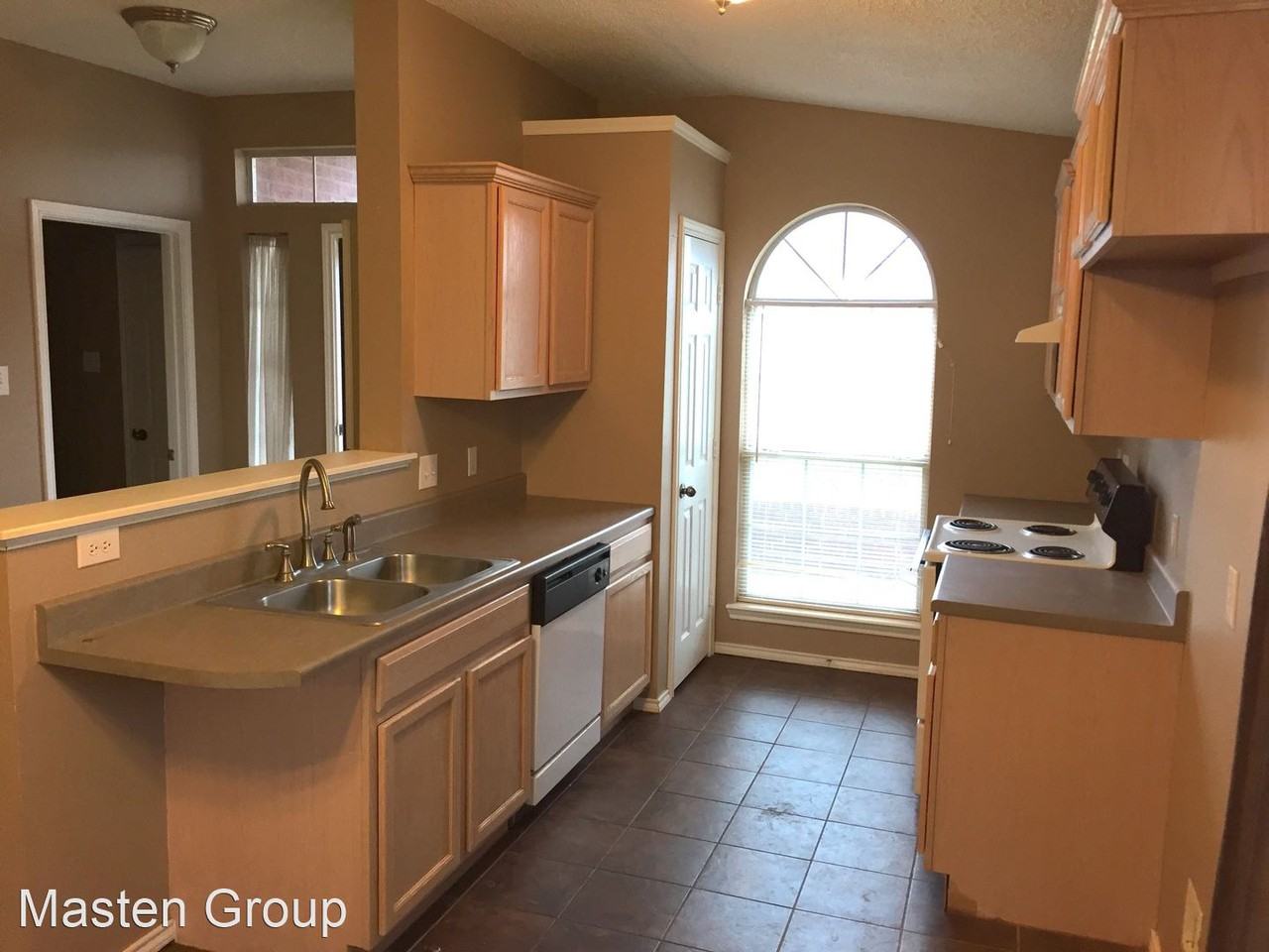 6424 24th St - Photo 2 of 11