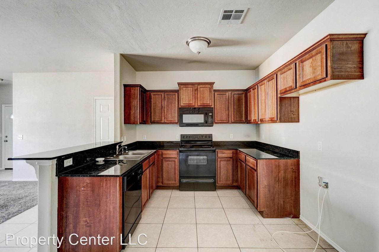 1509 Tahoe Ln - Photo 3 of 9