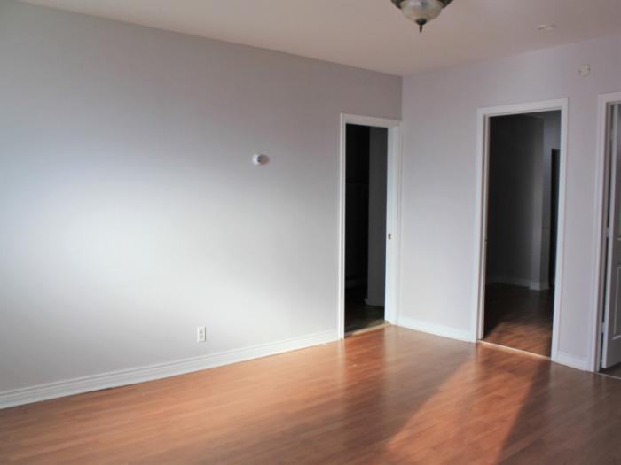 216 Duke St - Photo 2 of 7