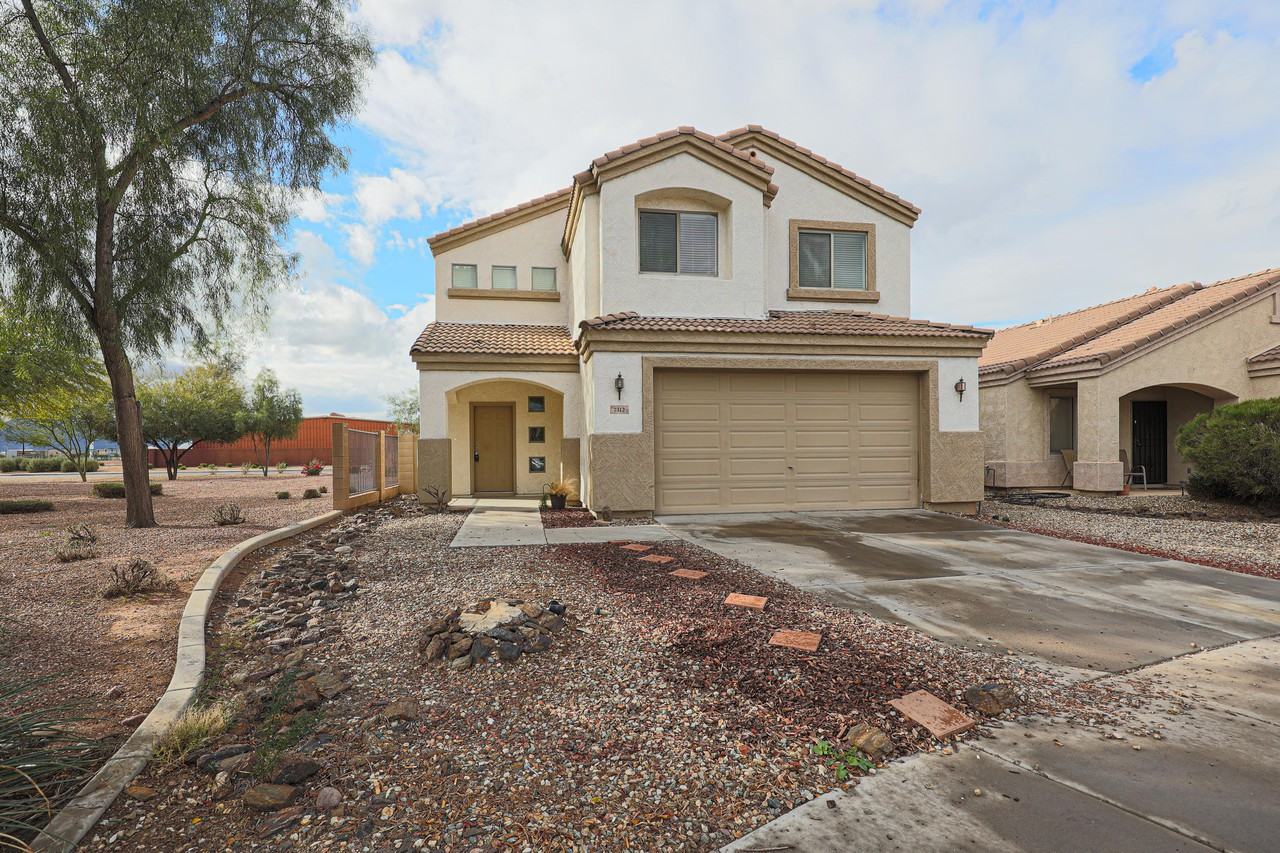 7312 S 56th Ln - Photo 3 of 24