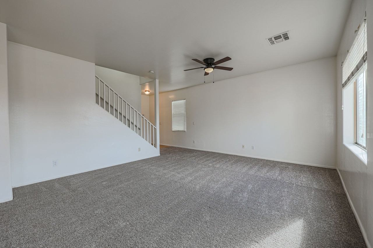 7312 S 56th Ln - Photo 5 of 24