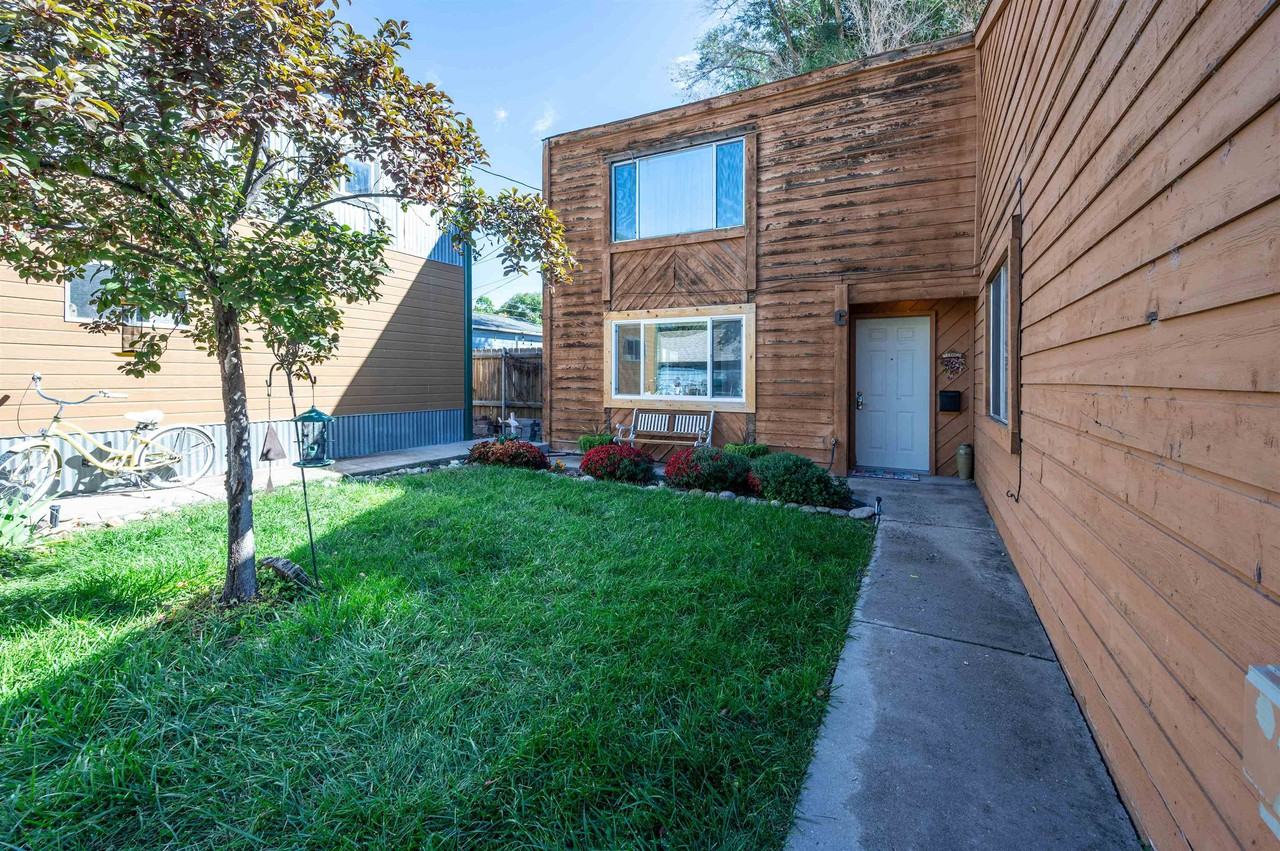 318 W 2Nd St - Photo 3 of 6