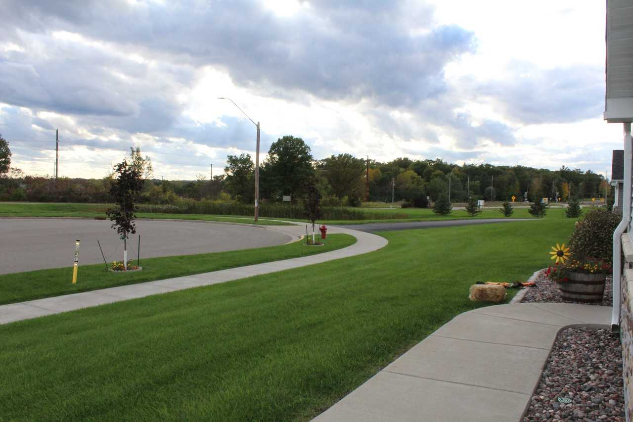 1929 Cypress Ct NE - Photo 3 of 4