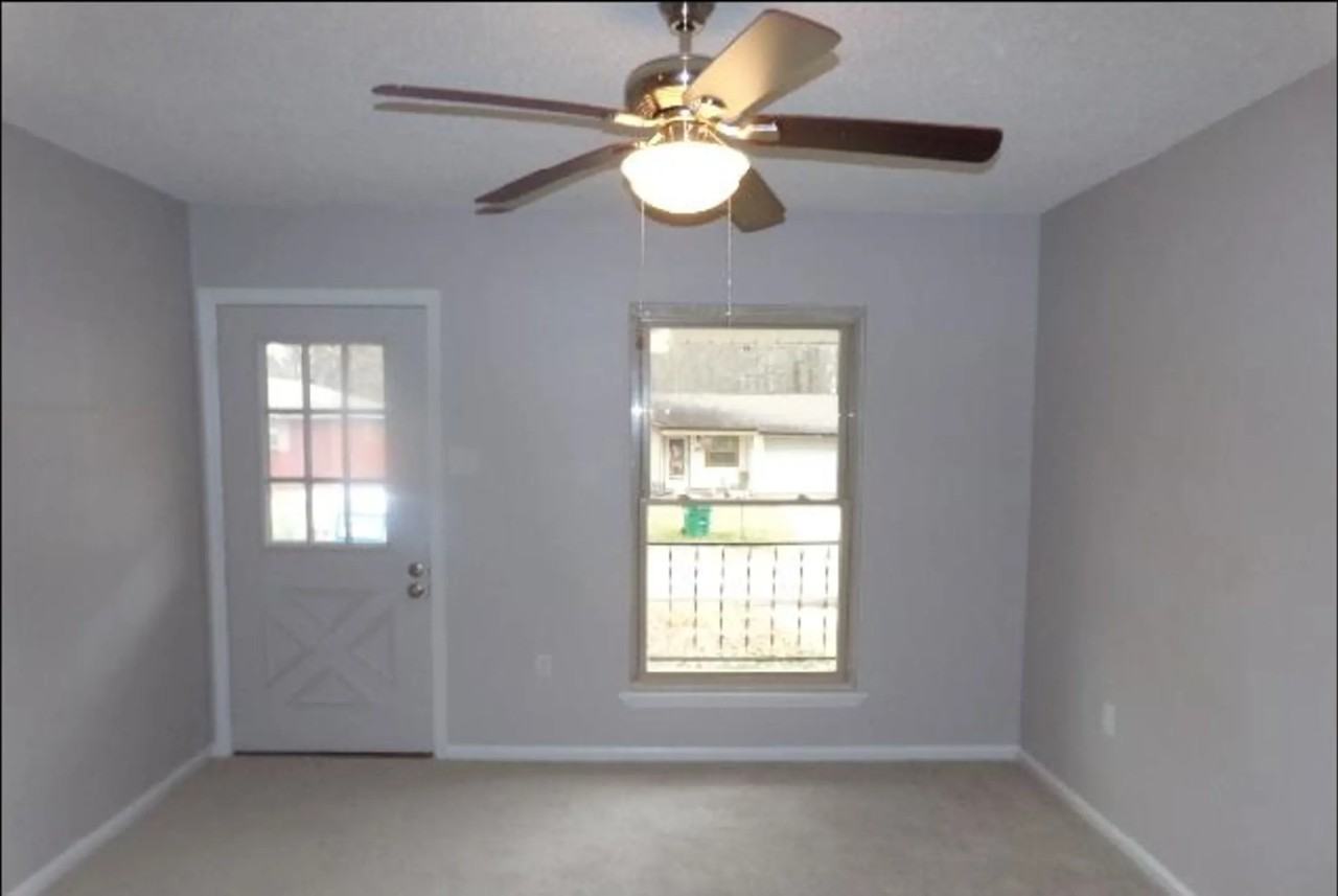 8 Brookway Ln - Photo 3 of 10