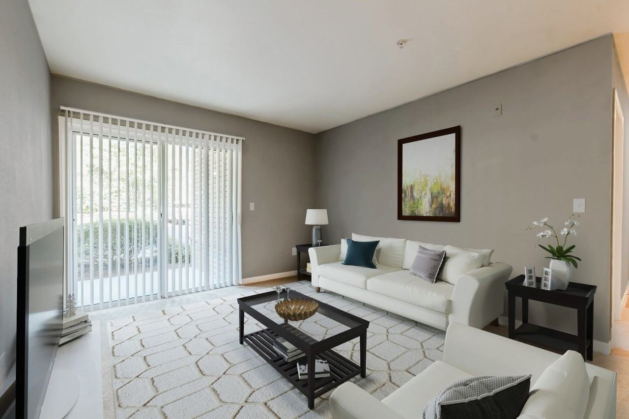 Laurels at Greenwood - Photo 2 of 25