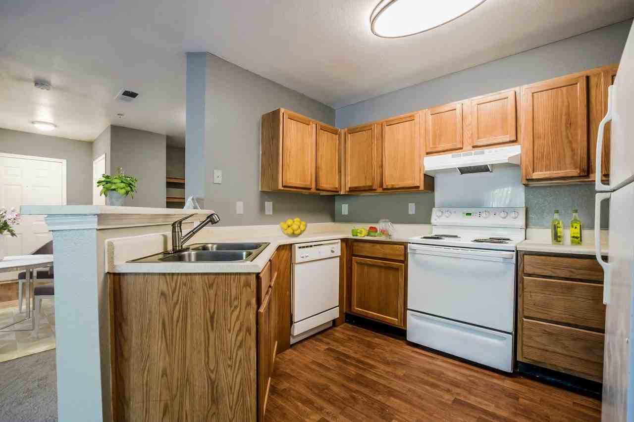 Laurels at Greenwood - Photo 3 of 25