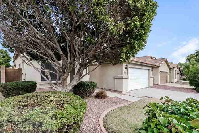 15934 W Maui Ln - Photo 2 of 15