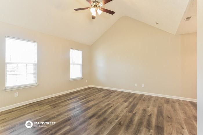 2715 Oxford Hall Ave - Photo 3 of 16