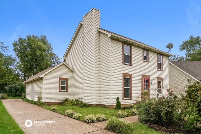 10004 Lauralynn Ct - Photo 3 of 17