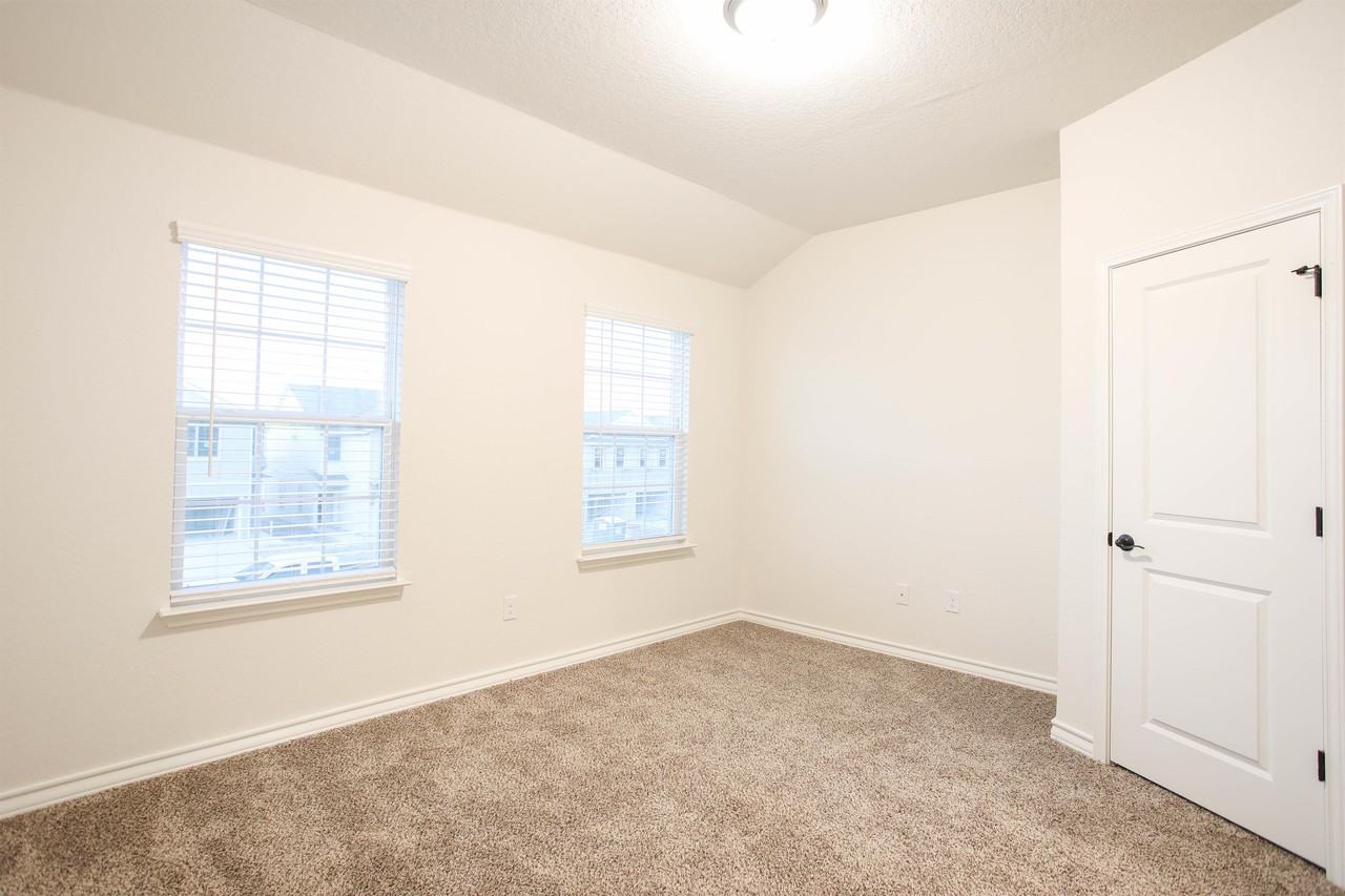 10351 Lynwood Br #102 - Photo 7 of 23