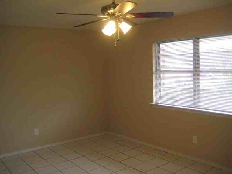 1002 Tapley St - Photo 3 of 16