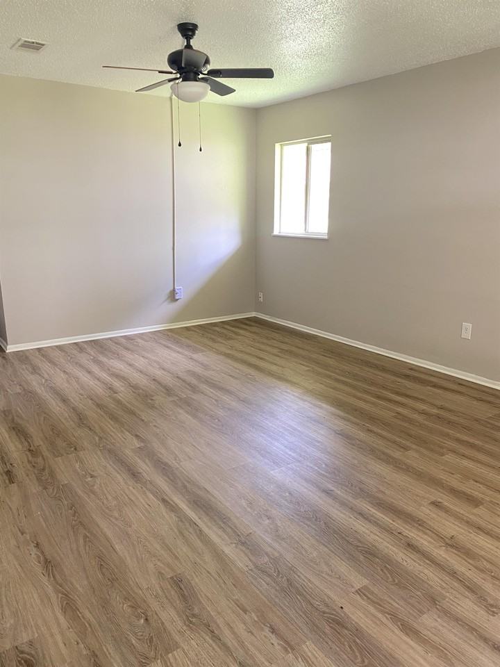 1207 S 10th St #1 - Photo 4 of 9