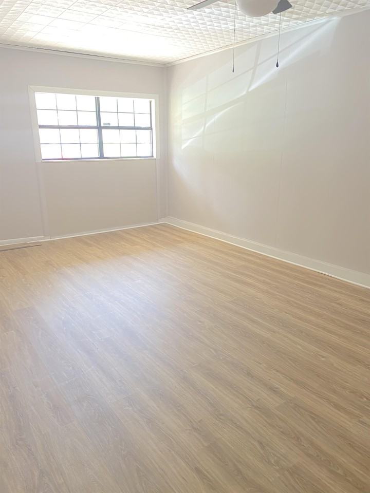 1207 S 10th St #1 - Photo 7 of 9