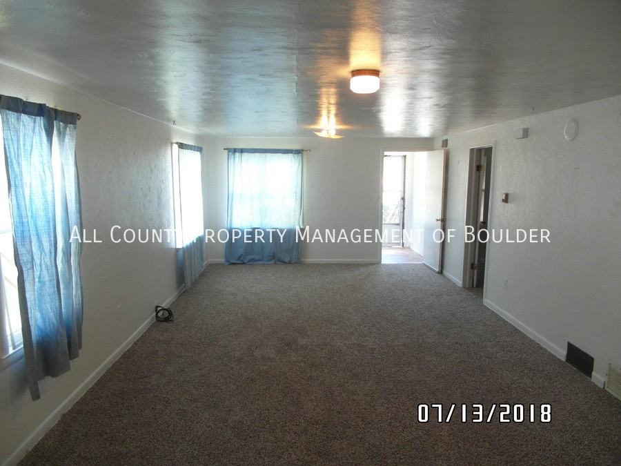 325 Seward St - Photo 2 of 15