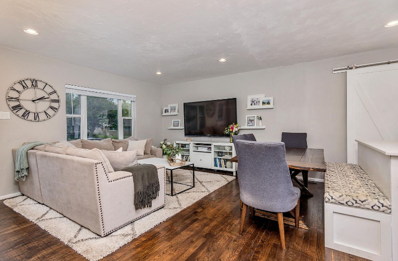 2025 Euclid Ave #401 - Photo 3 of 11