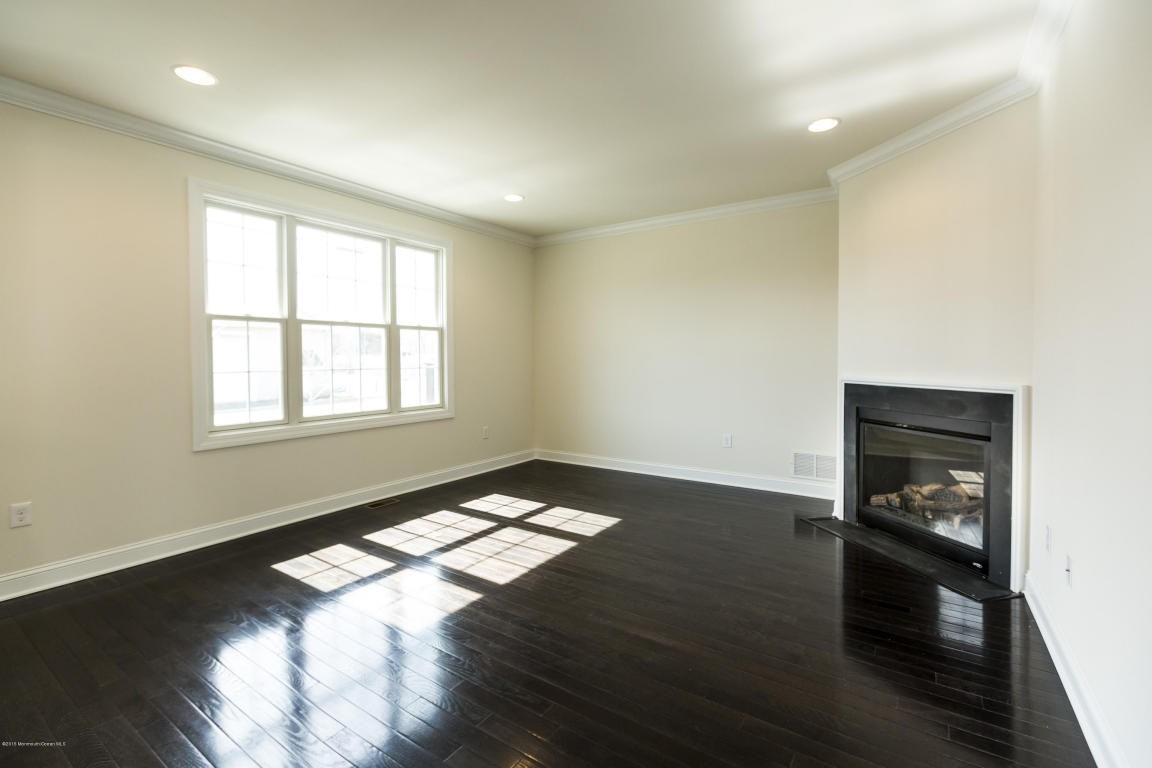 36 Carriage House Ln - Photo 3 of 21