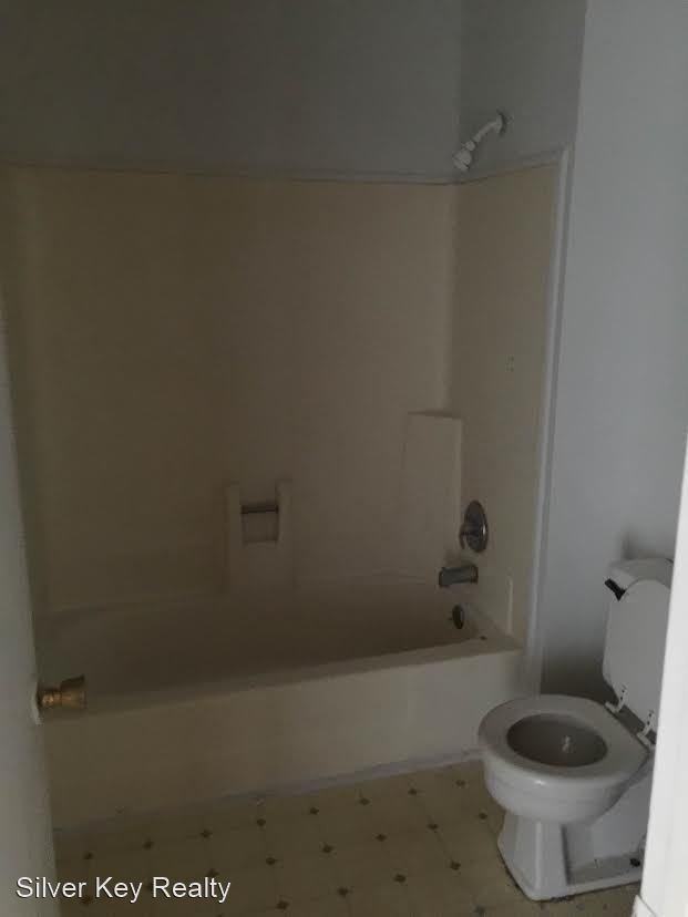 1206 Knoxville Avenue - Photo 2 of 3