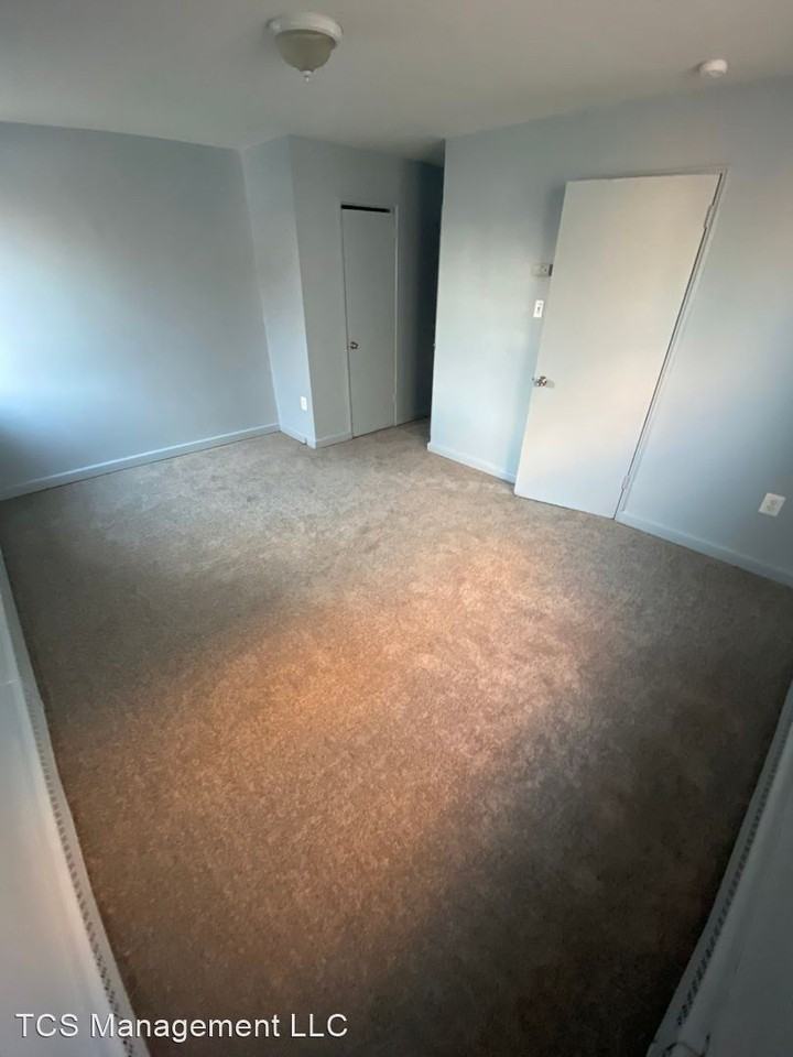 5909 Cottage Street - Photo 3 of 6