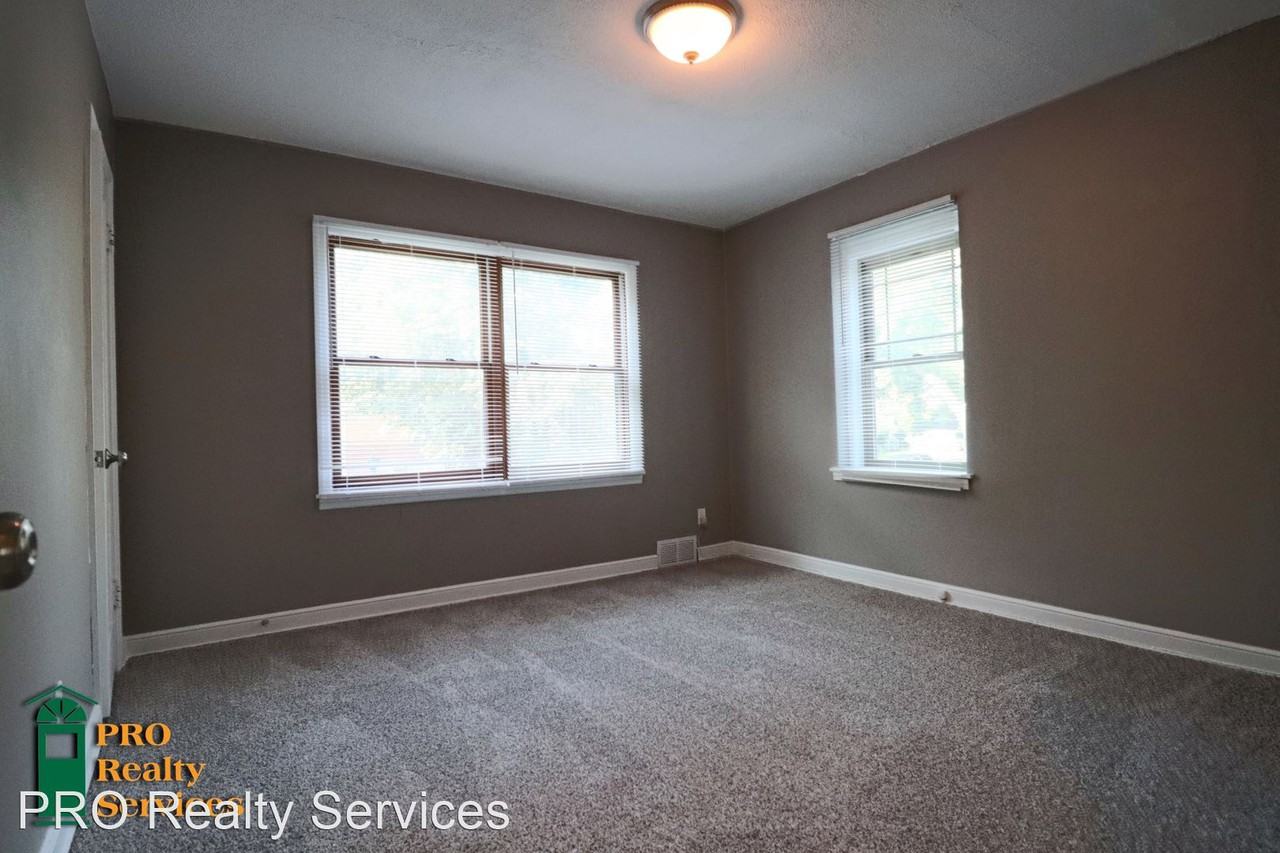 1022 Carroll Ave - Photo 2 of 12