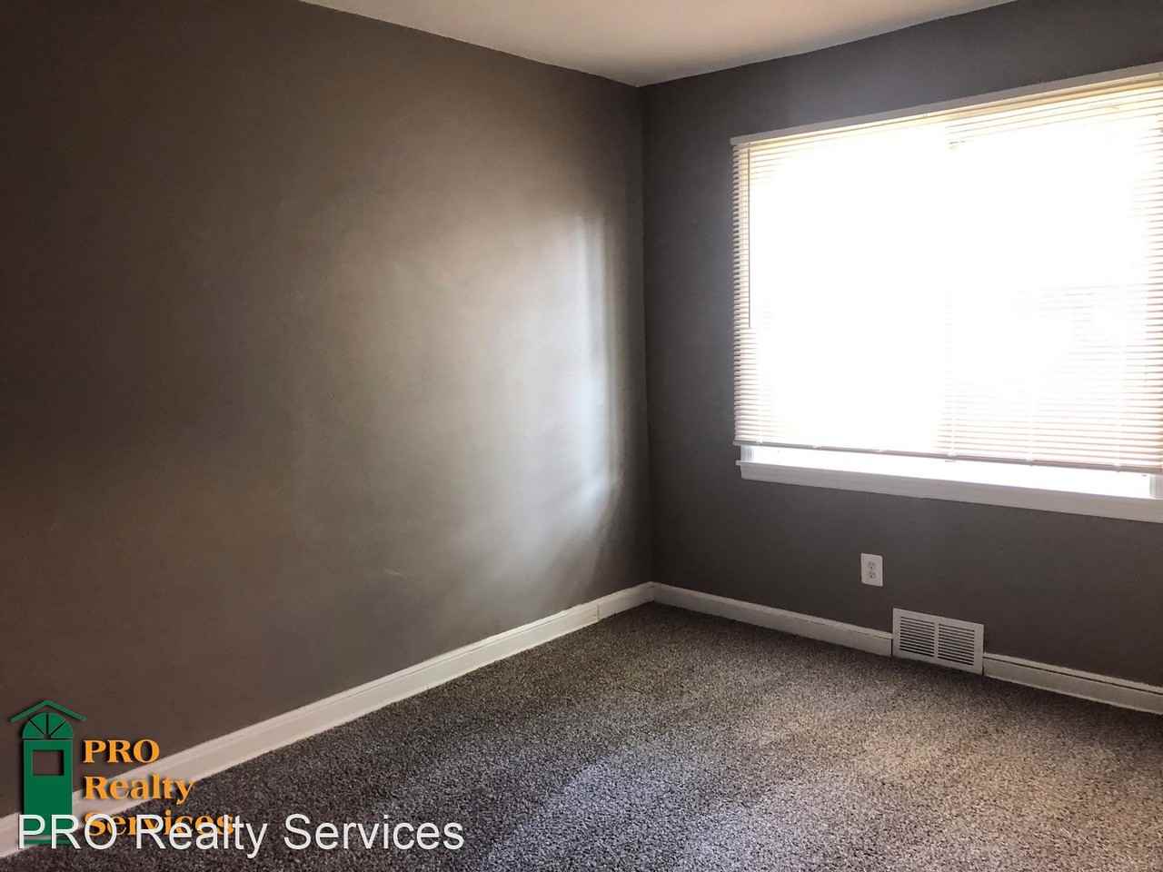 1022 Carroll Ave - Photo 3 of 12