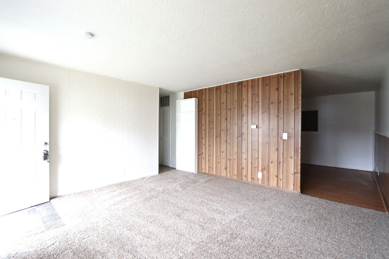 4315 Aspen Way - Photo 2 of 8