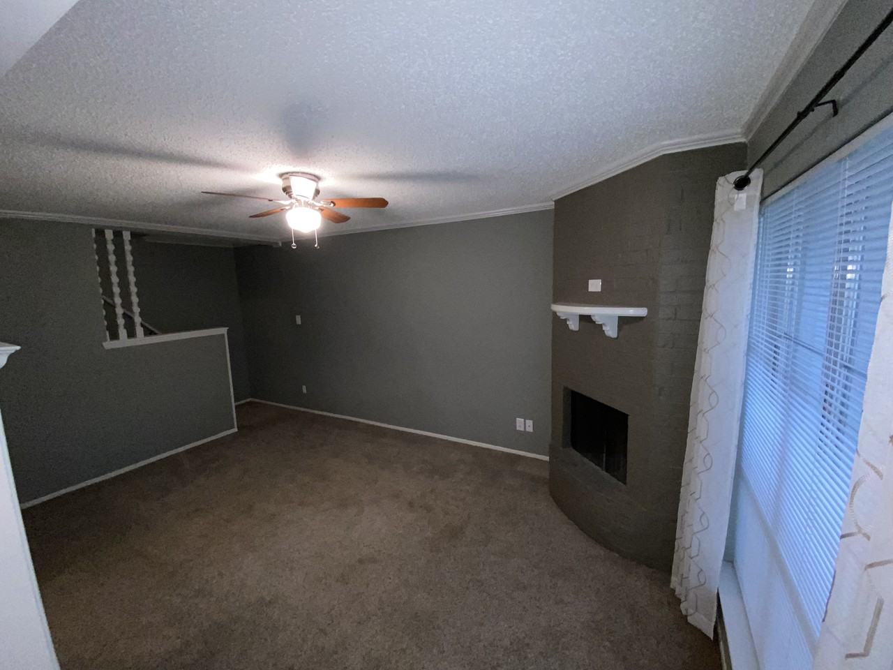 404 Hollyhill Ct - Photo 2 of 30