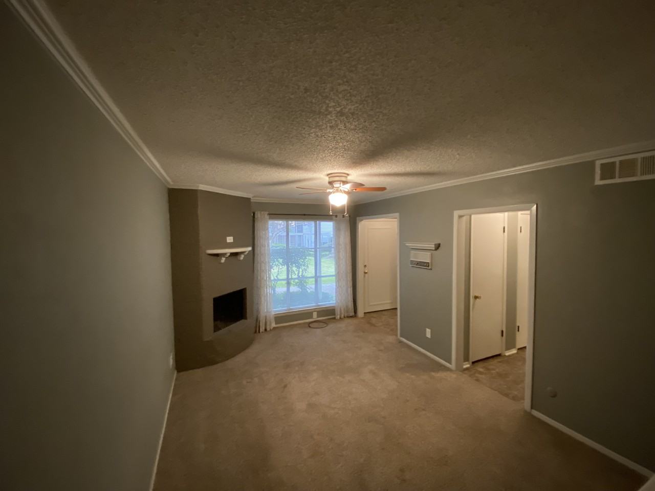 404 Hollyhill Ct - Photo 3 of 30