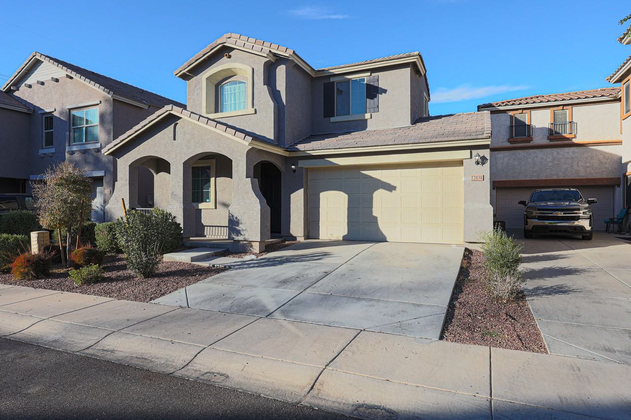 12038 W Polk St - Photo 3 of 28