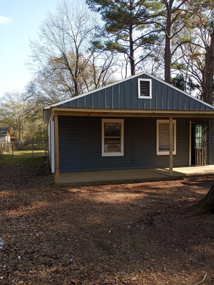 210 Eisenhower St #1 - Photo 3 of 13