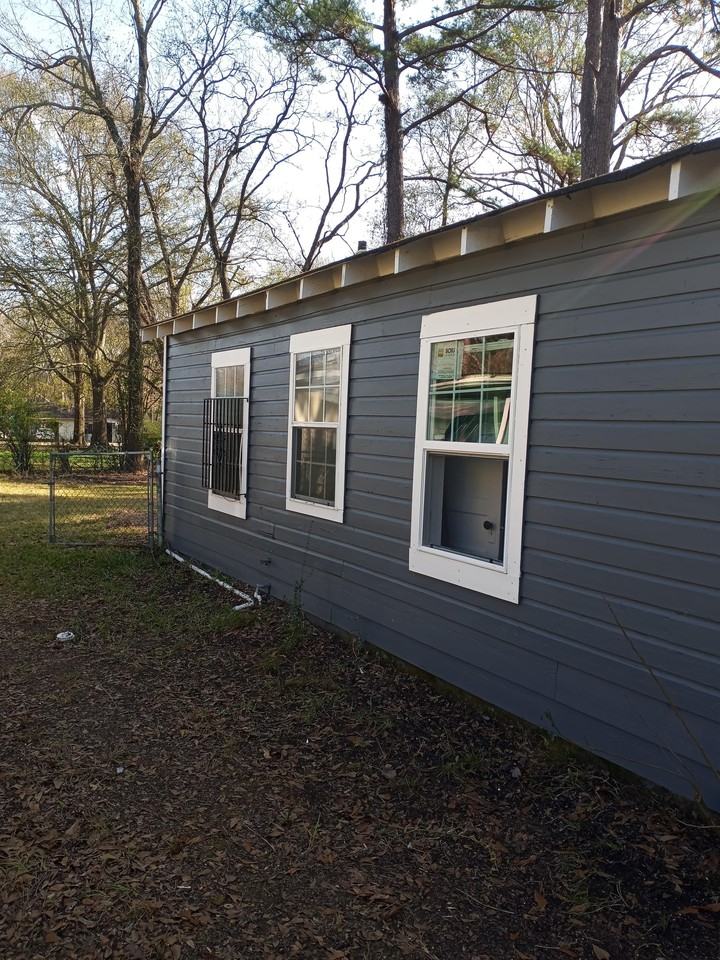 210 Eisenhower St #1 - Photo 4 of 13