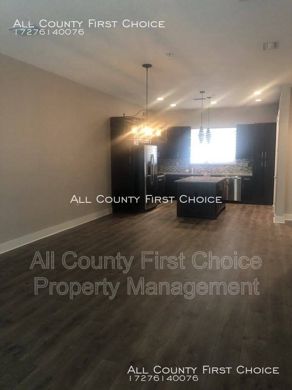 815 Arlington Ave N - Photo 6 of 17