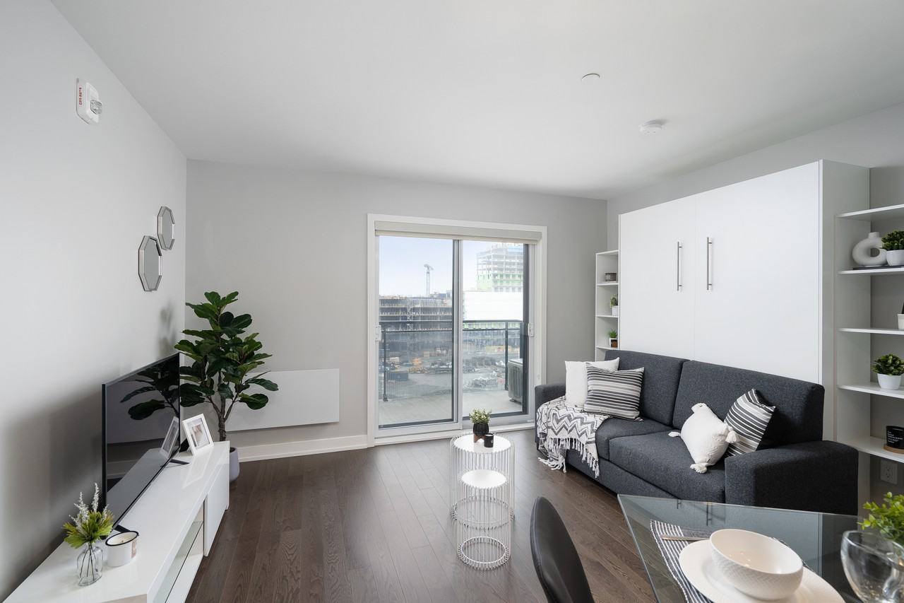 1900 Rue ÉmileMartineau 815, Laval, QC H7N 0G1 Studio Apartment for