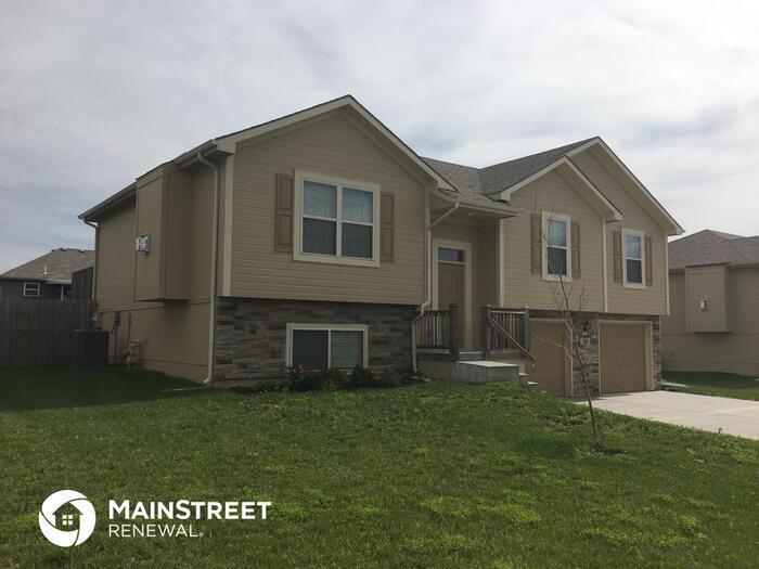 500 Ne 192nd St - Photo 2 of 17