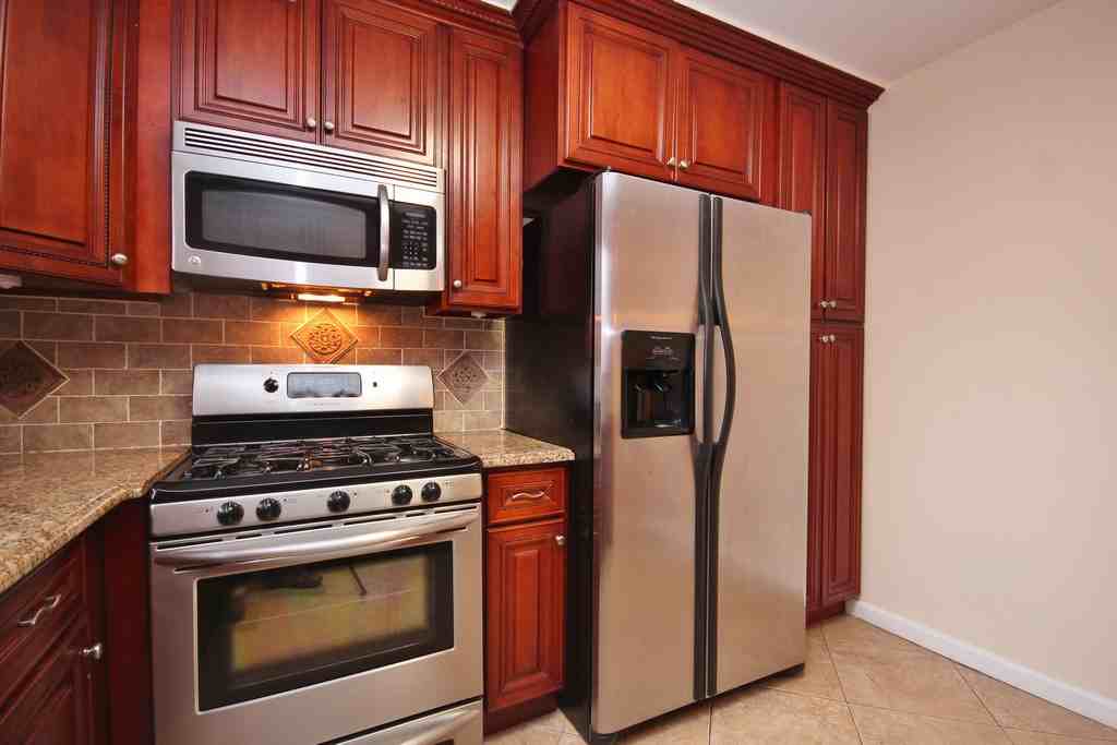 68 Village Grn - Photo 3 of 34