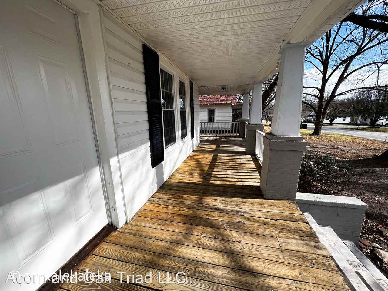 1113 W Webb Ave - Photo 2 of 27