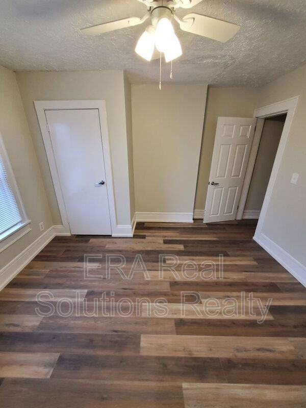 773 E Starr Ave - Photo 2 of 15