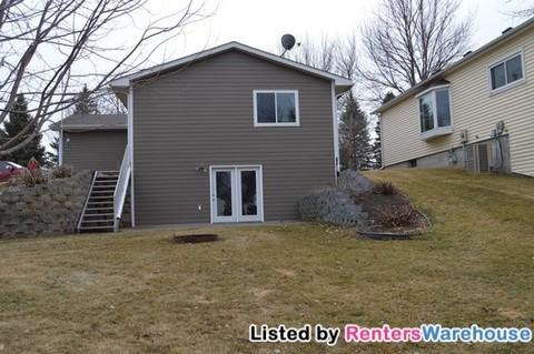 511 Carter St NE - Photo 3 of 15