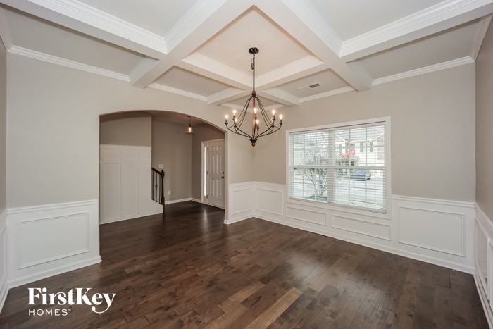 13 Marvin Gdns - Photo 3 of 15