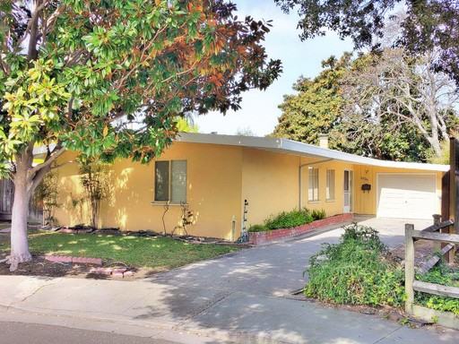 2326 Jewell Pl - Photo 2 of 14