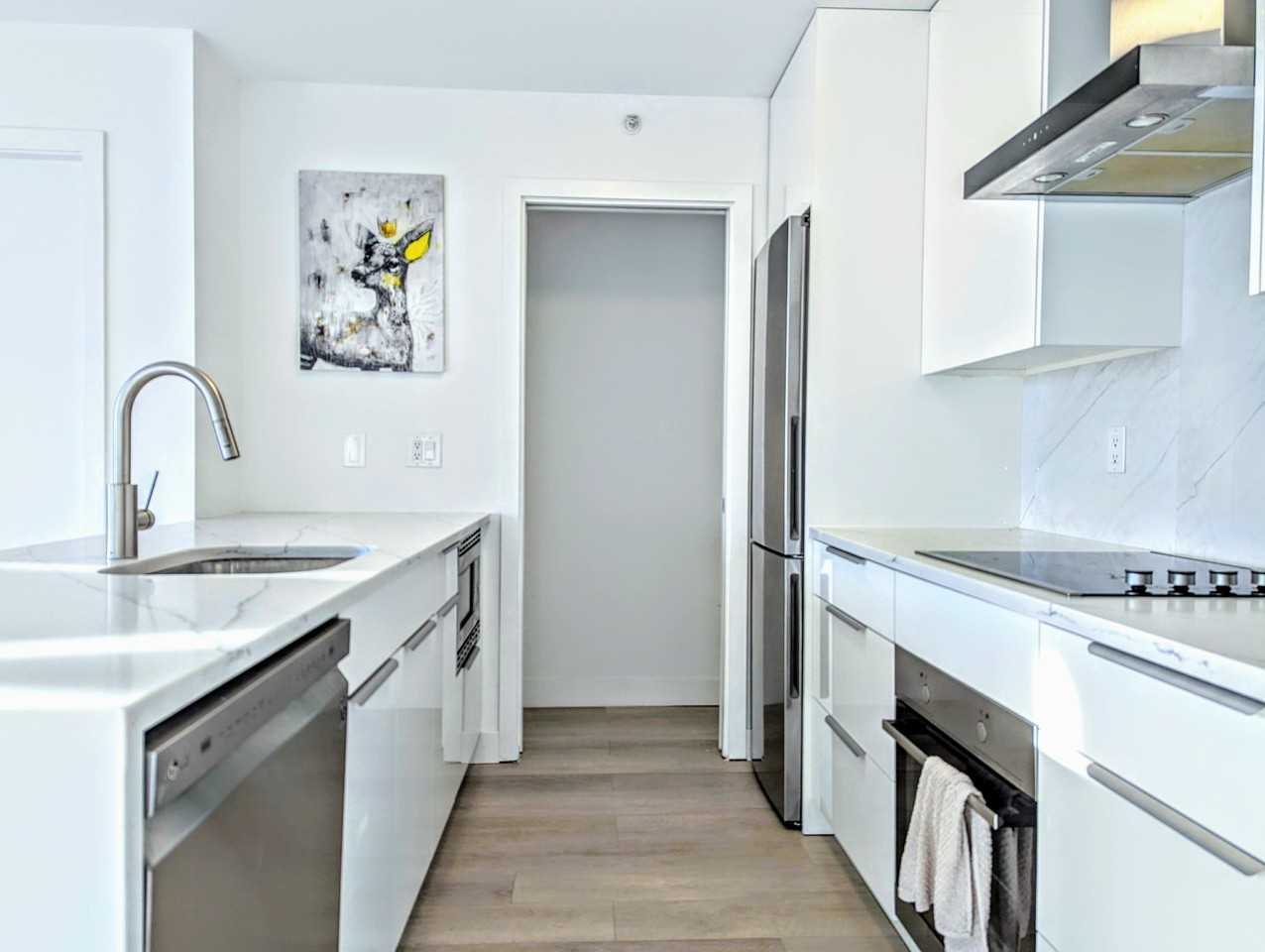 938 Smithe Street - Photo 3 of 25