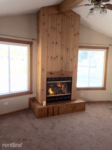 355 Tiverton Ln - Photo 3 of 3
