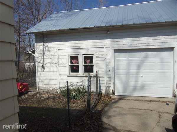 725 W Clinton St - Photo 2 of 2