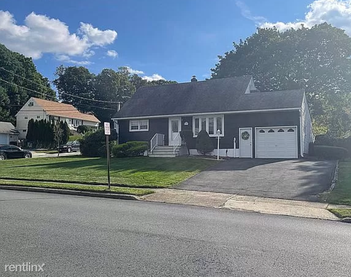 116 Overmount Ave - Photo 3 of 10