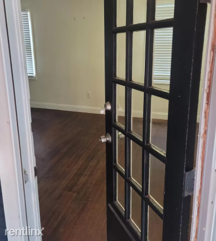 321 Elm St - Photo 3 of 9