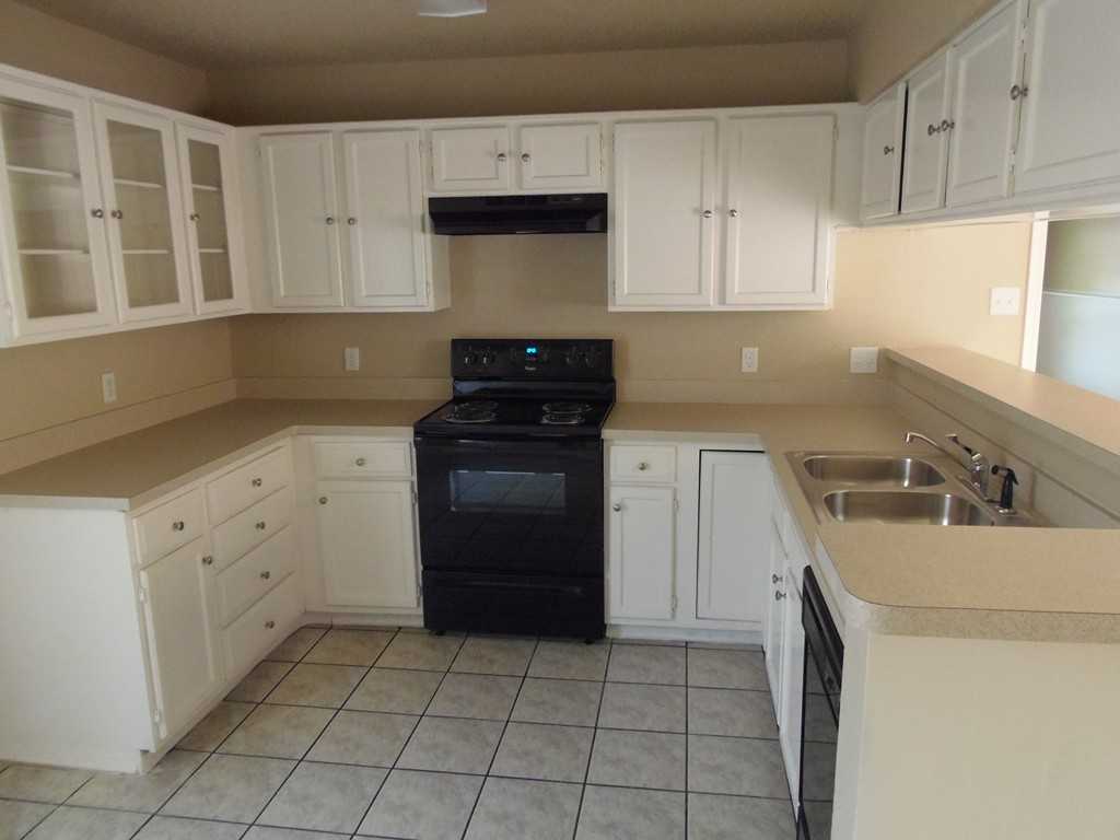 3412 Jasmine Ln - Photo 3 of 11