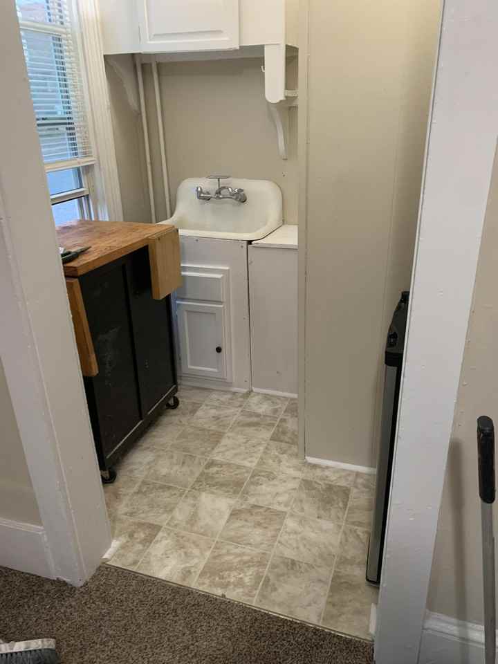 308 Nw 2nd St #3 - Photo 2 of 5