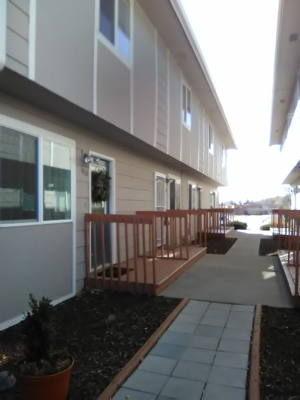 1852 Zebulon Dr - Photo 2 of 20